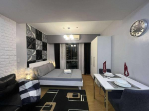 Budget Room at Acqua Private Residences in Mandaluyong - Rockwell & Pasig River view